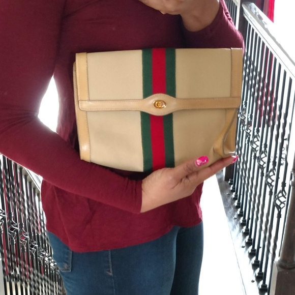 Gucci Handbags - Beige Vintage Gucci Clutch Handbag Purse Authentic